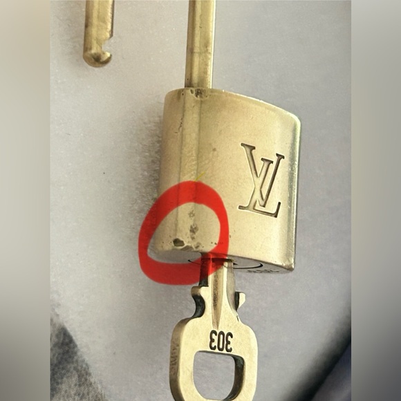 LOUIS VUITTON Padlock & Key Set Vintage Gold Plated Pre-Owned #303 - Picture 10 of 11